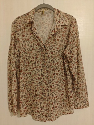 Lightweight shirt with flowers like new
