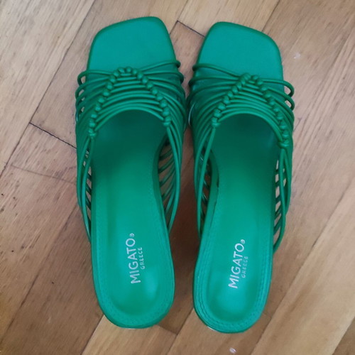 Migato mules green like new