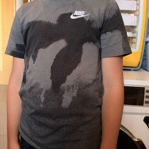 Nike Kids Grey Graphic T-Shirt size S like new