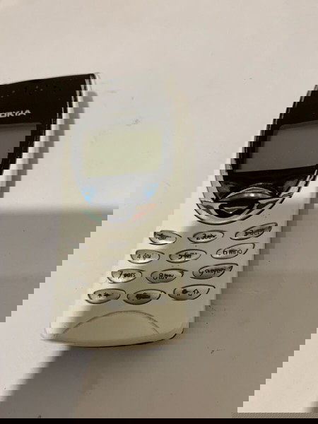 NOKIA 8210