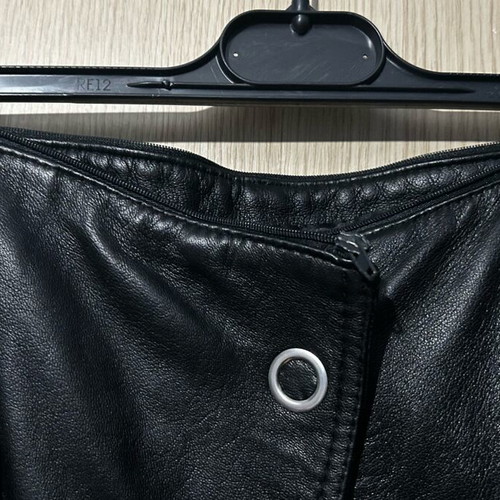 Black leather skirt used size M/L missing fur part