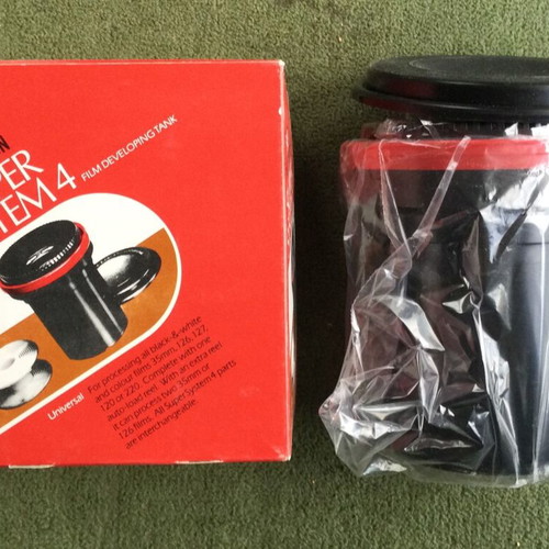 Nikon FM10 analog photography complete set and accessories new