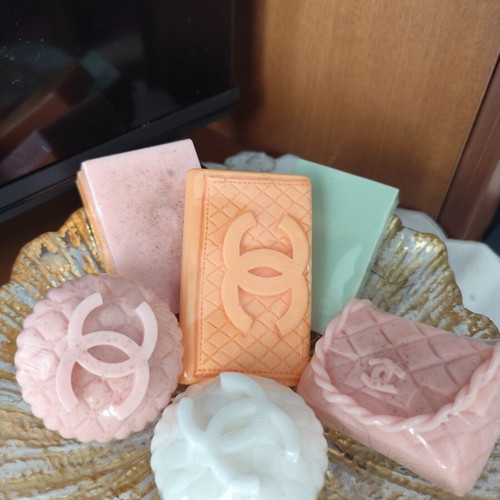 Handmade soaps with customizable design, color & scent