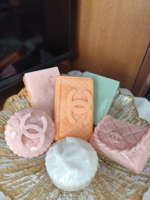Handmade soaps with customizable design, color & scent