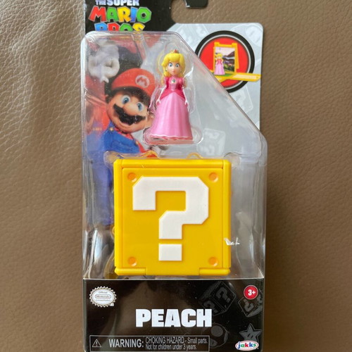 Nintendo Super Mario Bros Peach figure new, authentic