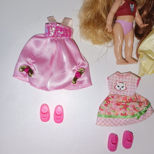 Kelly dolls lot used with clothes, shoes and accessories