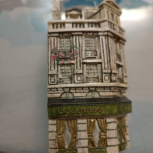 Ceramic collectible miniature Le Louvre Dominique Cault like new