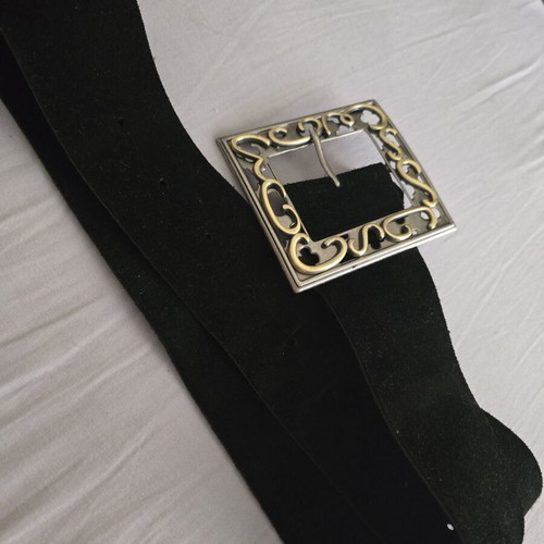 Nidodileda belt like new, adjustable, black and gold
