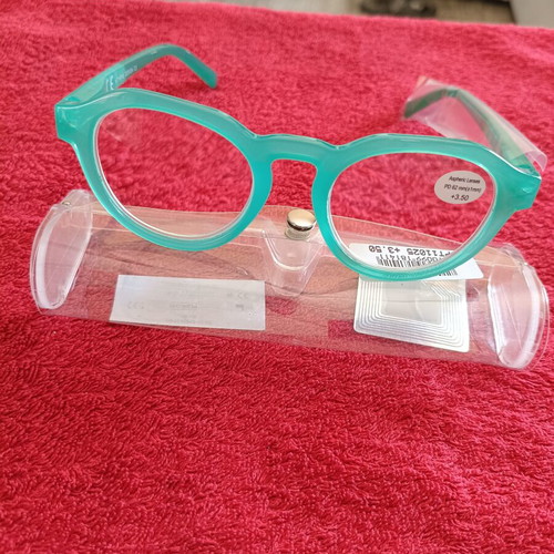 Presbyopia Glasses new with aspheric lenses and hard case