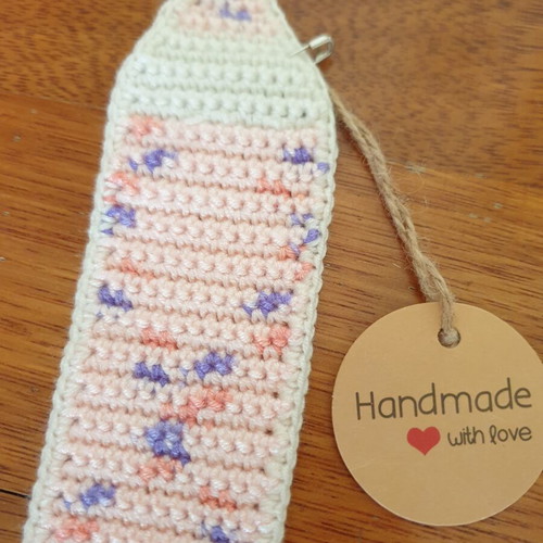 Bookmark pencil pink ombre handmade, new, bamboo and cotton yarn