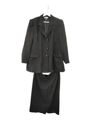 Vidal gray suit skirt and jacket like new, sizes XXL-XXXL