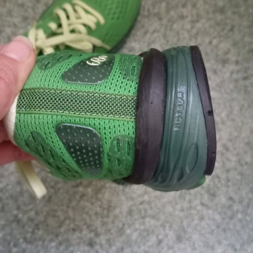 New Balance sneakers new, size 38.5, green sports shoes