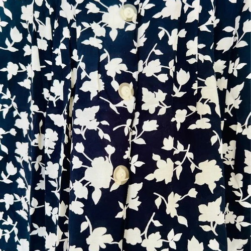 Vintage love midi skirt like new, navy blue with buttons