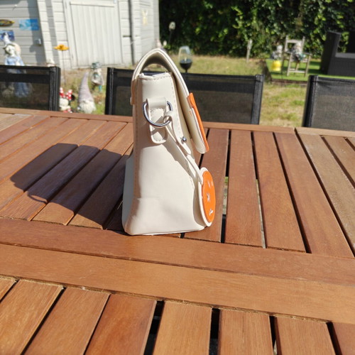 Crossbody bag like new, white and orange, 20x19x10 cm
