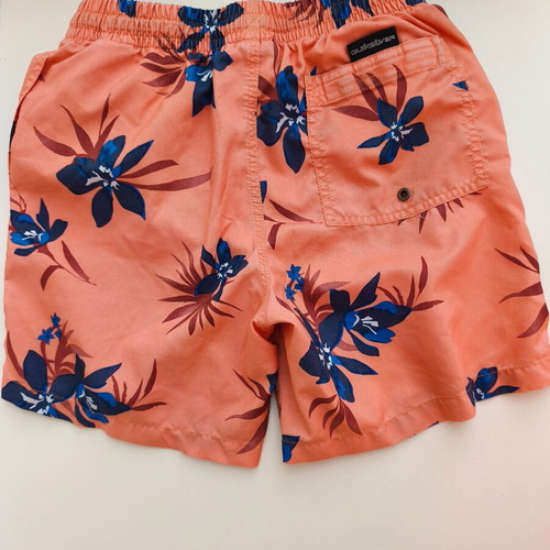 Quiksilver swim shorts like new, adjustable drawstrings, quick-dry fabric