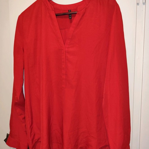 Red shirt Stradivarius X large Eur 42 like new