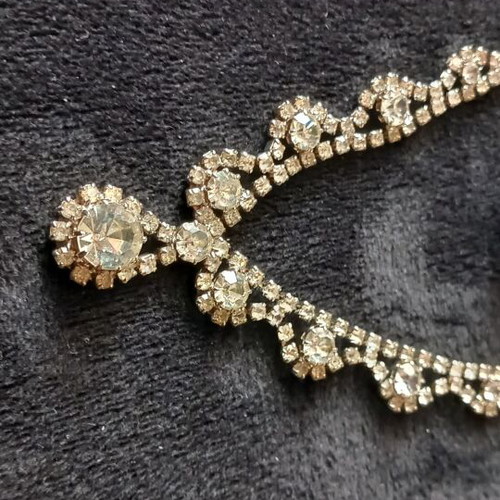Rhinestone jewelry set with clip-on earrings, like new