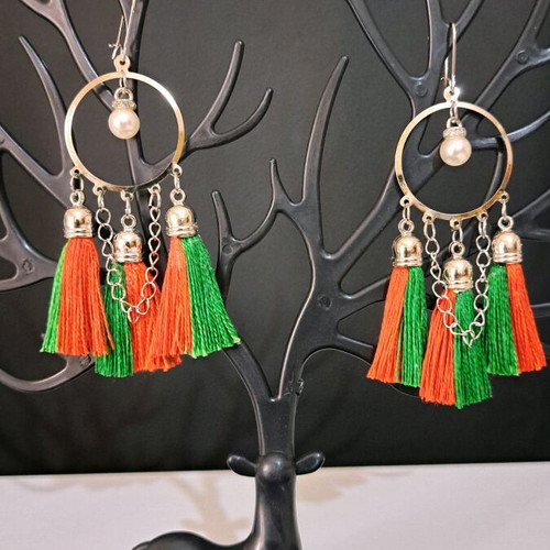 Earrings with green and red tassels new