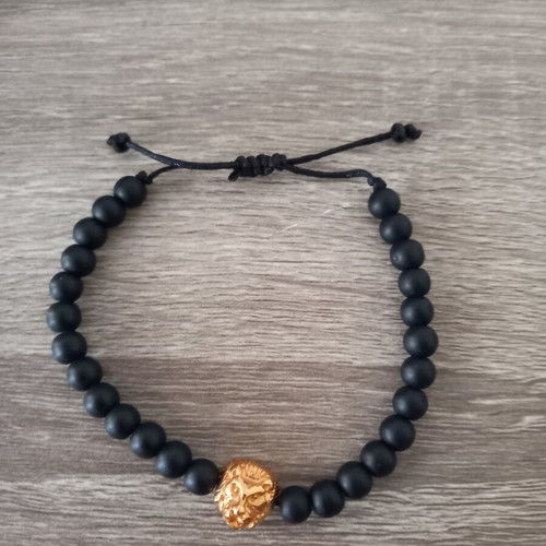 Unisex bracelet with black matte beads and lion head new