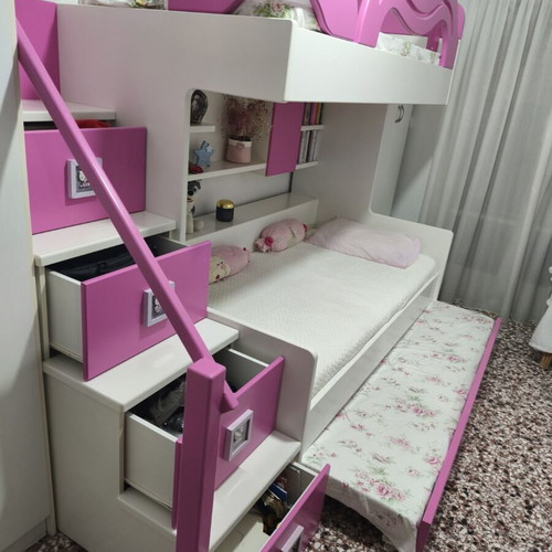 Bunk bed like new with storage and third mattress mechanism