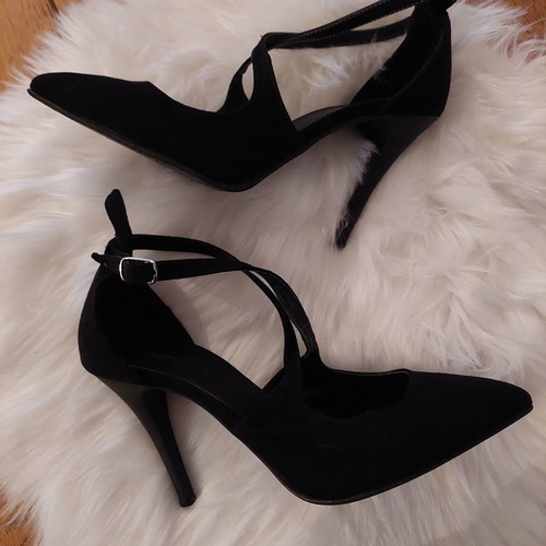 Sarigiannis pumps used, black suede, crisscross design, size 38