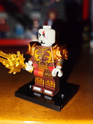 Μινιφιγούρα Kratos God Armor σαν καινούργιο με εξαρτήματα