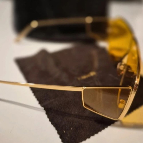Tom Ford Aviator Sunglasses like new, gold frame with yellow lenses