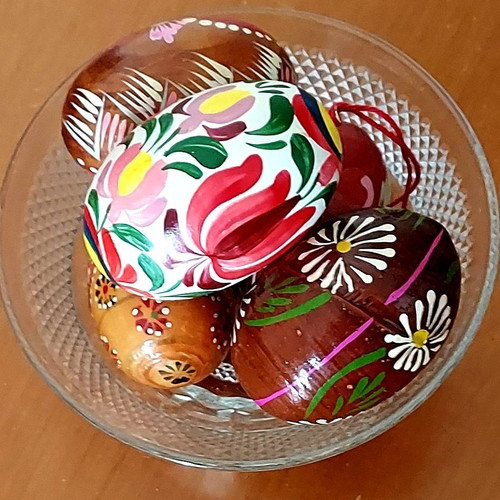 Handmade wooden Easter eggs like new, set of 5 pieces