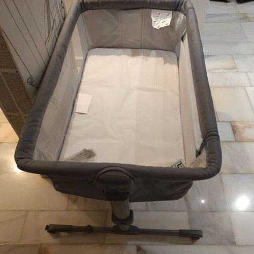 Chicco Next2Me Essential crib like new, grey color