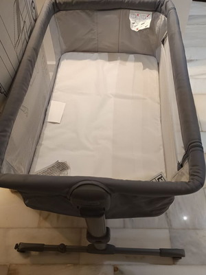 Chicco Next2Me Essential crib like new, grey color