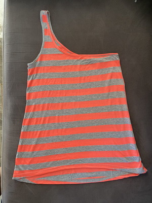 Pink Woman one-shoulder top used, one size