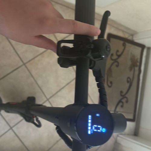 Xiaomi Elite electric scooter with broken fender, like new
