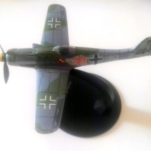 Focke Wulf Fw 190D-9 airplane used collectible model with missing parts