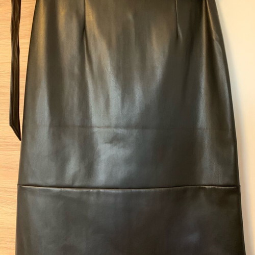 Monki black wrap skirt made of faux leather new, size small