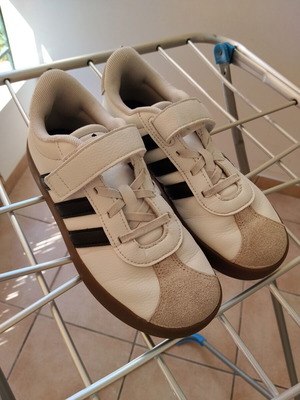Adidas Court sneakers for boys, size 35