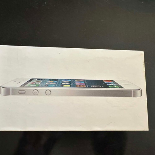 Apple iPhone 5 box like new, collectible