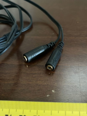 3.5mm Jack Y Splitter Cable 1.1m like new