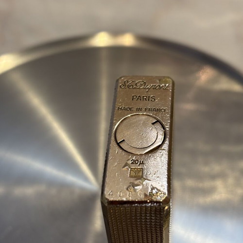 St Dupont lighter like new with elegant design