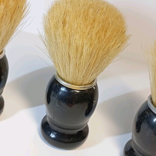 Shaving machines, brushes and razors used, set
