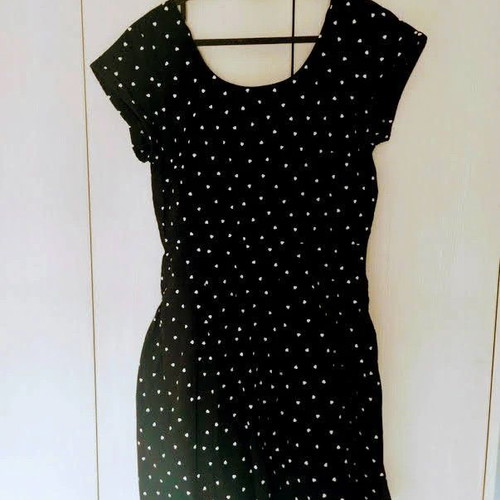 Short dress with zipper and white hearts used, size 40