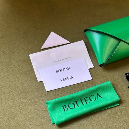 Bottega Veneta BV1387S Cat Eye Sunglasses new, black/gold, full set