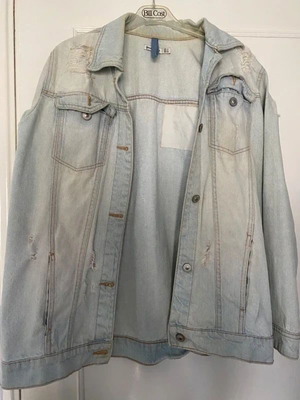 Stradivarius denim jacket size medium, 100% cotton, like new