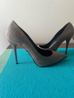 Pumps size 38 like new, dark gray