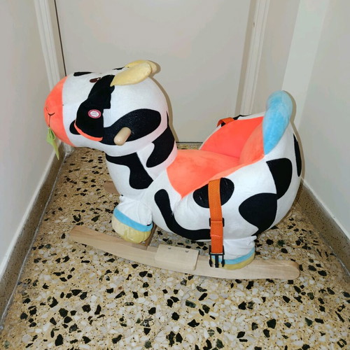 Skorpion Wheels Rocking Cow like new with sounds and wooden base