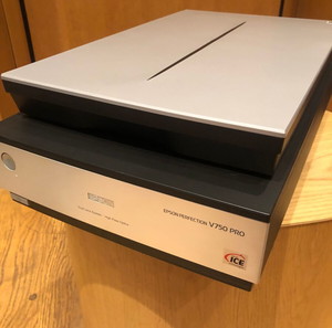 Epson Perfection V750 Pro скенер - скенер за филми и снимки