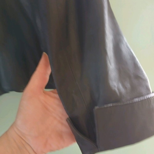 Women's leather jacket large like new, black