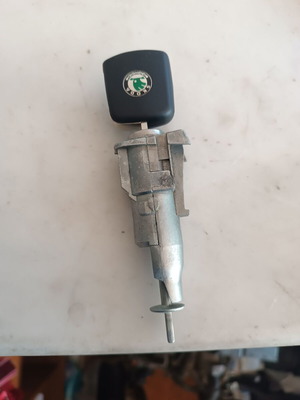 Αφαλός πόρτας με κλειδί για Skoda Octavia '08-'13 καινούργιος