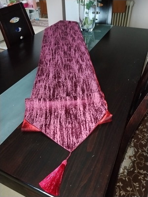 Table runner like new, large burgundy with satin backing and tassels