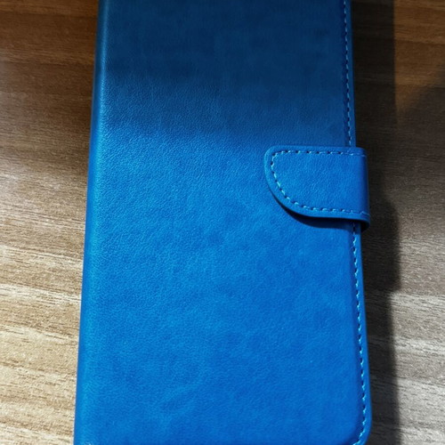Samsung J4 case new with magnetic closure