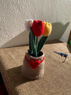 Crocheted tulip flower new with crochet hook
